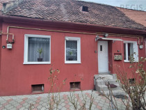 Studio la casa , zona strazii Lunga