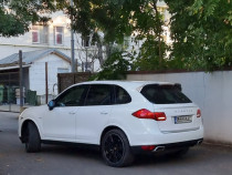 Porche Cayenne Platinum Edition