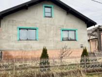 Casa de vanzare, cu 4 camere, 95 mp si pod la 15 minute de B