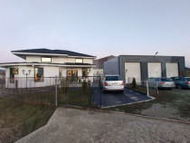 Casa de vanzare, plus afacere la cheie, la 25 de KM de Bistr