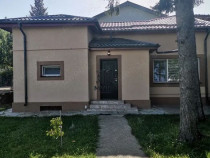 Casă de închiriat 3 camere + grădină, 2 locuri de par...