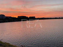 Refugiu Urban Vedere Panoramică pe Malul Lacului Morii