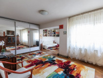 Apartament de 4 camere zona CENTRUL ClVIC,Str Toamnei,