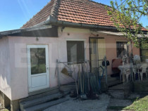 2 case cu teren 1100mp, toate utilitatile, asfalt, Cojocna