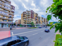 De Vânzare, Bd. Unirii, apartament cu 3 camere, boxă ș...