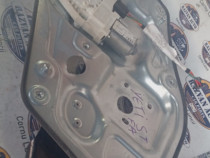 Macara geam stanga fata Skoda Yeti 2011