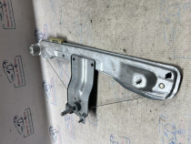 Macara geam stanga spate Dacia Duster 2019