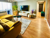 Apartament cu 4 camere si 2 bai, decomandat - zona Grivitei