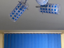 Candelabru cu trei brate, covoare si mobila