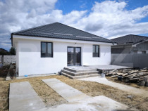 Casa parter la cheie 96 mp utili, 4 camere si 300 mp teren,