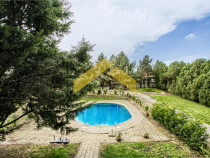 Casa pe colt cu teren de 2464 mp in ZONA MICALACA