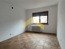 Apartament 2 camere de zona Boul Rosu