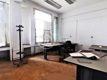 Spatiu comercial cu 15 camere de inchiriat in zona Deceba...