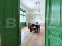 Apartament de vanzare, cu 3 camere, 100 mp, zona centrala