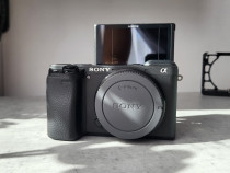 SONY A6400 body + CAGE SmallRig + ACCESORII – stare IMPECABILĂ