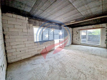 Vilă cu 5 camere de vânzare în zona Damila