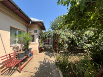 Proprietate formata din doua case si 1087 mp teren, zona Car