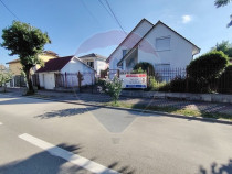 Casă / Vilă cu 8 camere de v&acirc;nzare &icirc;n zona Central