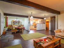 Casă P+M cu 6 camere în Bușteni - Zona Zamora