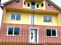 Casă modernă de v&acirc;nzare &ndash; 210 mp utili | teren 15 arii