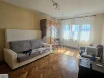 Apartament cu 2 camere, decomandat, centrala proprie, zon...
