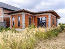 Casă nefinisata la sol in F&acirc;nt&acirc;nele, cartier nou Comsi...