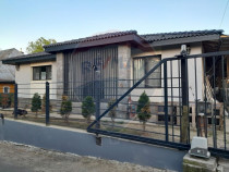 Casă finalizata pe un singur nivel, 14.5 ari teren &ndash; S...