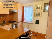 Apartament 3 camere, etaj 1, cu boxa in proprietate, zona Scoala nr.2