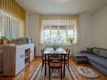 Casa spatioasa cu teren generos, in zona centrala a Sacel...