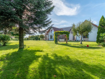 Proprietate exclusivista de vanzare: 2 case | 9 camere | ...