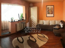 Apartament cu 3 camere, centrala proprie, zona Cetatii