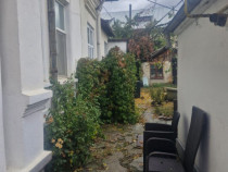 Casa interbelica zona semicentrala Buzau