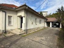 Casă cu teren generos &icirc;ntr-o zonă premium &ndash; Ideală pen