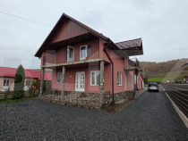 Casă complet mobilată și utilată, garaj dublu, curte spa