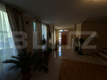 Casă spațioasă cu 2 corpuri , 300 mp– ideală pentru 2