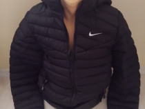Geaca baieti Nike noua.