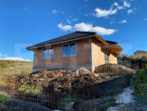 Casa moderna pe parter, semifinisata, teren 500 mp &ndash; Apahi