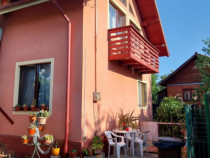 Vilă 7 camere, 200 mp, zona Măneciu Păm&acirc;nteni