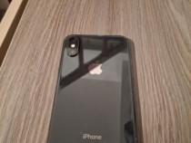 Iphone XS + încărcător.