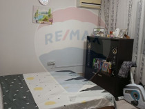 Apartament cu 3 camere de vânzare în zona Lapus