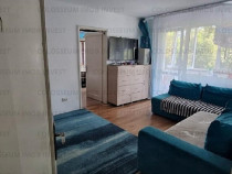 Apartament 2 camere, etaj 1/4, spatios, partial mobilat, zona Astra!