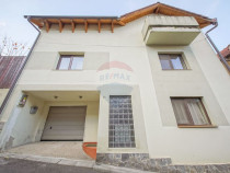 Casă de inchiriat, Schei