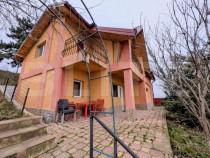 Casa de vanzare P+1, 140 mp, zona Bucium