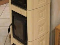 șemineu în stare foarte bună