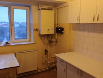 Garsoniera de vanzare zona KM 5, decomandata, CENTRALA GAZ