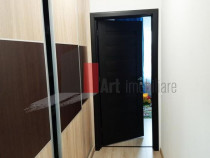 V&acirc;nzare apartament 3 camere cu centrală Apărătorii Pa...