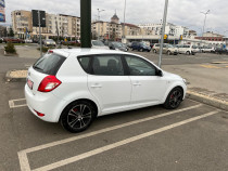 V&acirc;nd kia ceed 14 benzina euro 5