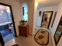 Apartament de 3 caere ( Boxa )-Centrul Civic-Garii