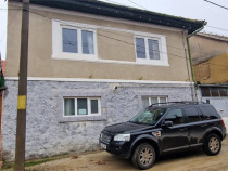 Resita Casa la Pret de Apartament,Parter, Etj 1 si Pod, Zona