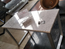 Masa de cafea cu cadru metalic si blat din marmura Carrara